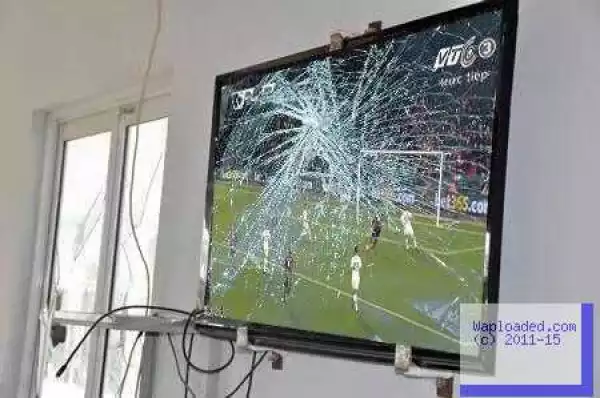 See what a man did to his TV after Man United lost their match last night